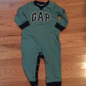 NWOT 18-24M baby Gap one piece outfit